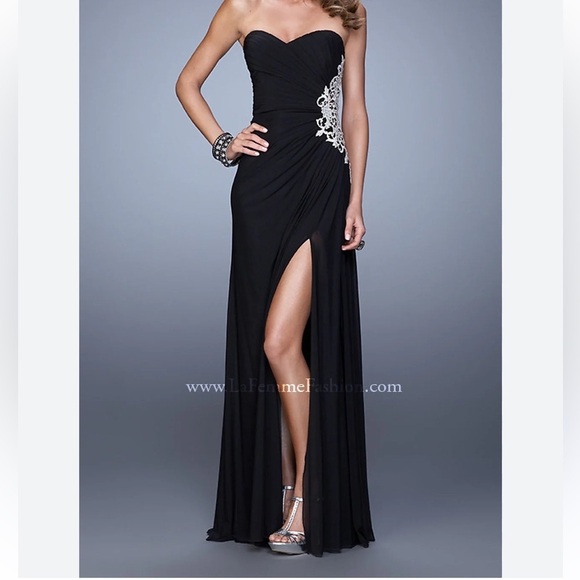 NWT Jump Apparel Sweetheart Neckline Strapless Black Slit Hem Evening Gown 3/4 - Picture 1 of 15